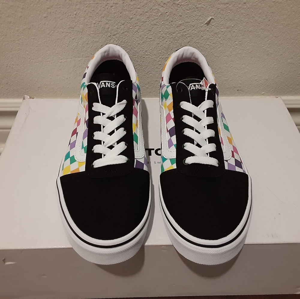Vans - Picture 4 of 4